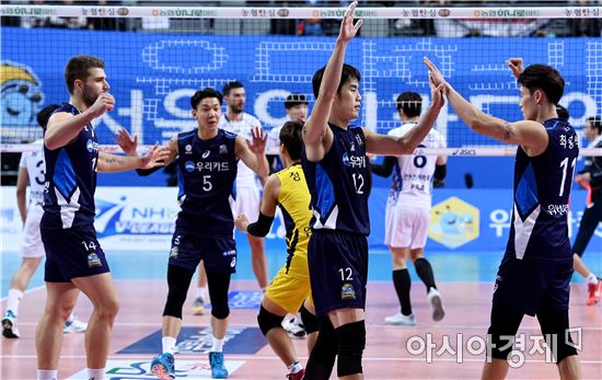 [포토]우리카드 신으뜸, '우리가 이겼어!'