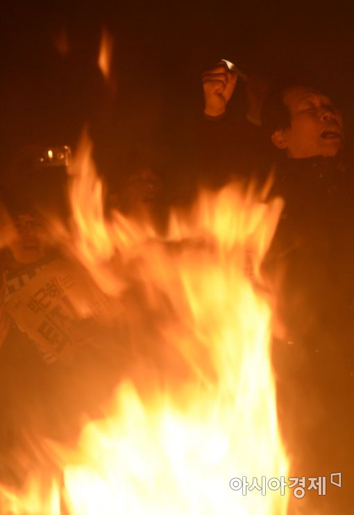 [포토]불타오르는 민심
