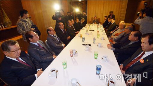 [포토]전직 국회의장, 총리 모임