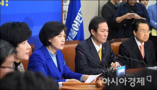 [포토]모두 발언하는 추미애 대표