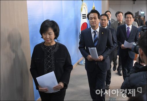[포토]야당 국조특위 의원들, 긴급 기자회견