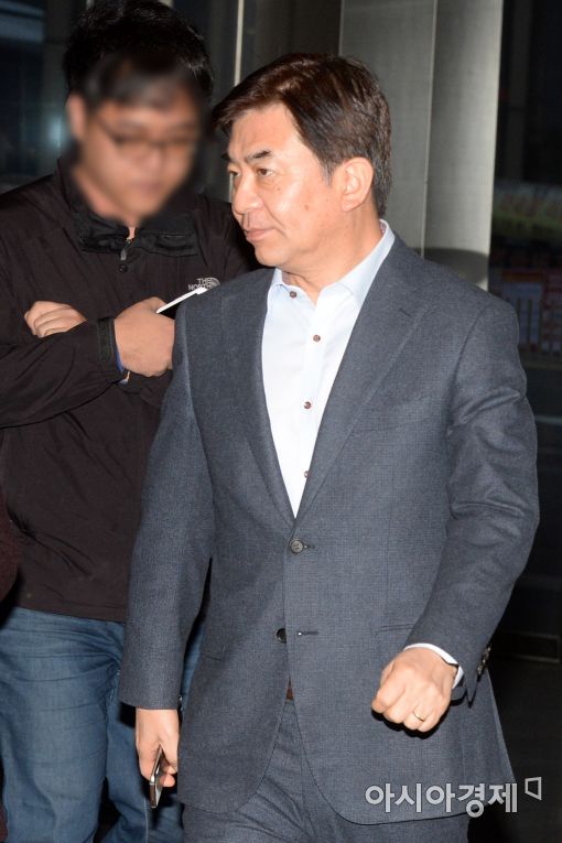 [포토]수요사장단 회의 참석하는 김현석 삼성전자 사장