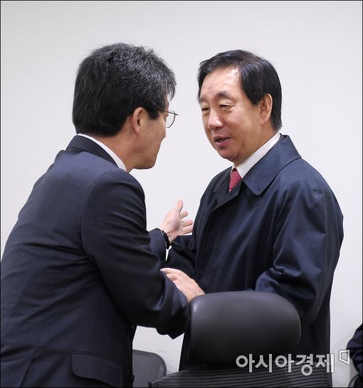 [포토]인사 나누는 김성태·유승민