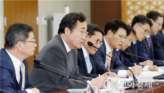 이낙연 전남지사가 2일 오전 도청 서재필실에서 사업소 출연기관장 간담회를 주재하고 있다. 사진제공=전남도