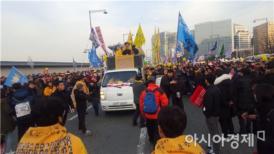 6차 촛불집회 청와대 에워싸기 인간띠 잇기 행진