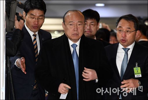 [포토]국회 들어서는 김승연 회장