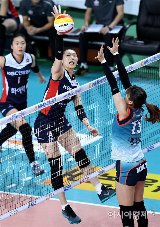 [포토]속공 성공시키는 한수지