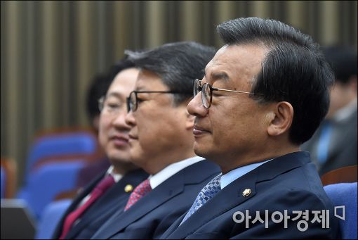 [포토]굳게 입다문 이정현 대표