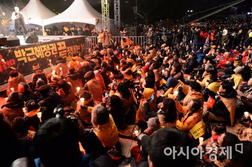 [7차 촛불집회]춘천 초등생 사이다 발언…"외부인들이 춘천하면 김진태가 떠오른다더라"