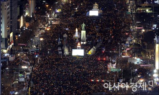 [포토]광화문광장 밝히는 '70만개의 촛불'