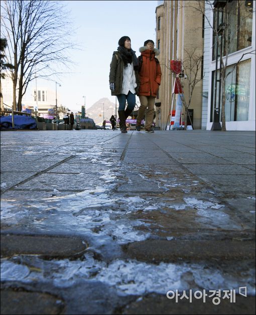 [오늘 날씨]새벽 곳곳 눈·비…오후부터 기온 뚝 떨어져