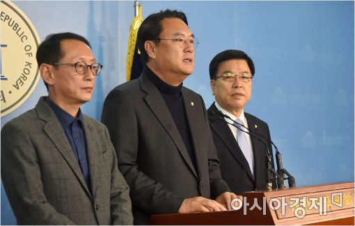 [포토]정진석, 새누리당 원내대표직 사퇴 기자회견