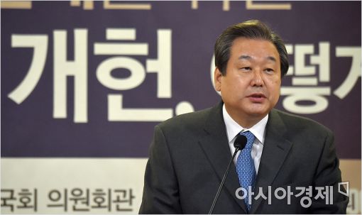 [포토]개헌모임 참석한 김무성 전 대표