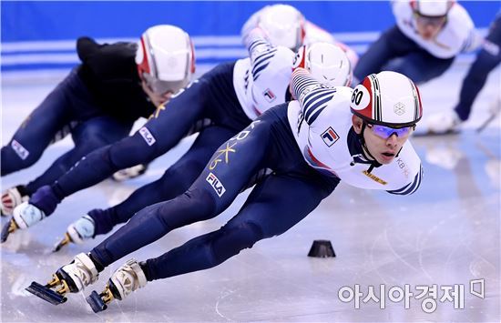 [포토]훈련하는 쇼트트랙 대표팀 이정수