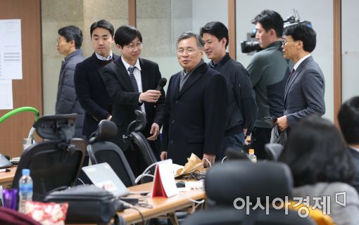 [포토]기자실 찾은 박영수 특별검사