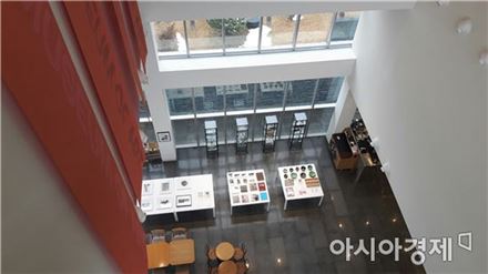 ‘설경 위 붉은 닭’ 이상원 화백 촉야展