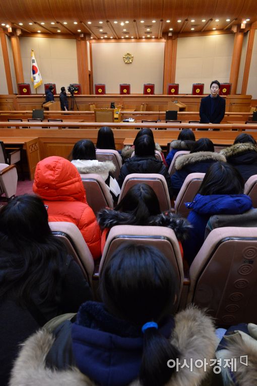 [포토]헌법재판소 찾은 학생들