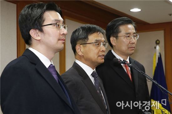 [포토]朴대통령 변호인단, "탄핵 이유 없다"