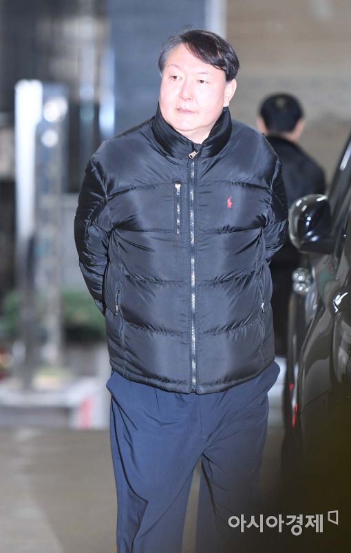 [포토]출근하는 윤석열 수사팀장 
