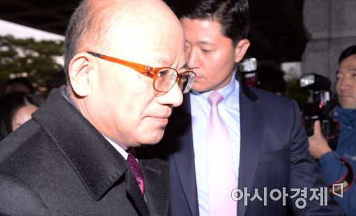 [포토]탄핵 심판할 박한철 헌법재판소장