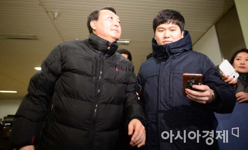 [포토]출근하는 윤석열 수사팀장 