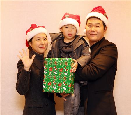 주흥철 가족은 지난 17일 심장병 어린이들 치료를 위해 서울 아산병원에 2000만원을 기부했다.