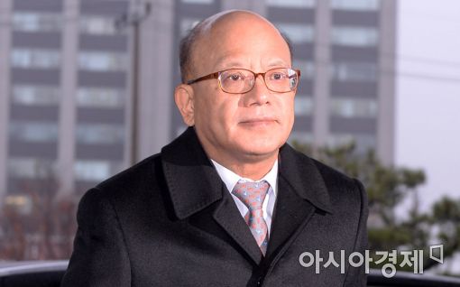 [포토]알 수 없는 표정의 박한철 헌법재판소장