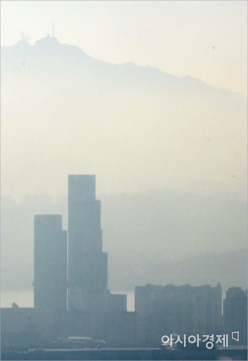 [포토]미세먼지에 갇힌 63빌딩