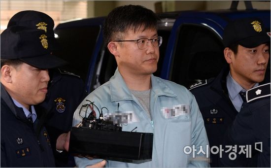 검찰, '청와대 문건 유출' 정호성 2심서도 징역 2년6개월 구형