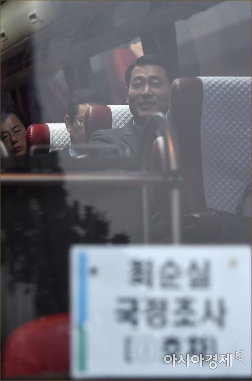 [포토]서울구치소 향하는 국조특위 버스