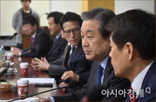 김무성 "특정인 정당 만들지 않겠다…潘 새누리 가지 않을 것"