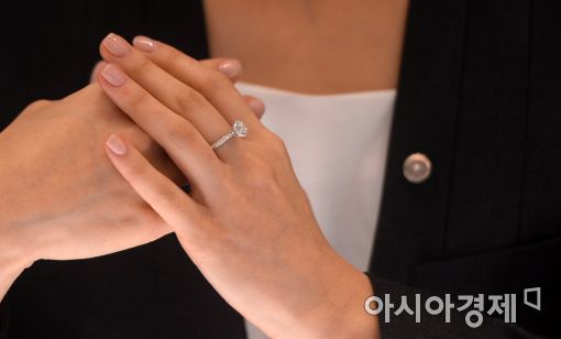 [포토]'티파니 130주년 다이아몬드 반지'