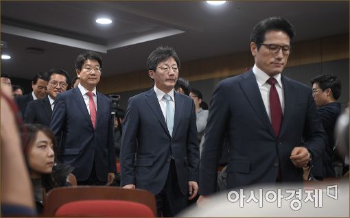 신당 발기인에 '뽀로로' 아빠 최종일, '이지스함' 배형수 전 제독…당명은 '보수당' 유력