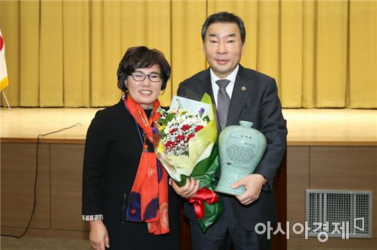 전남도의회 임명규 의장, 한국여성농업인 전남연합회 감사패 수상 