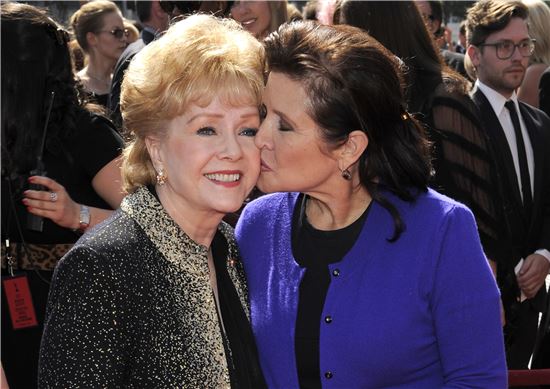 캐리 피셔 사망 하루 뒤 어머니도 영면(종합)