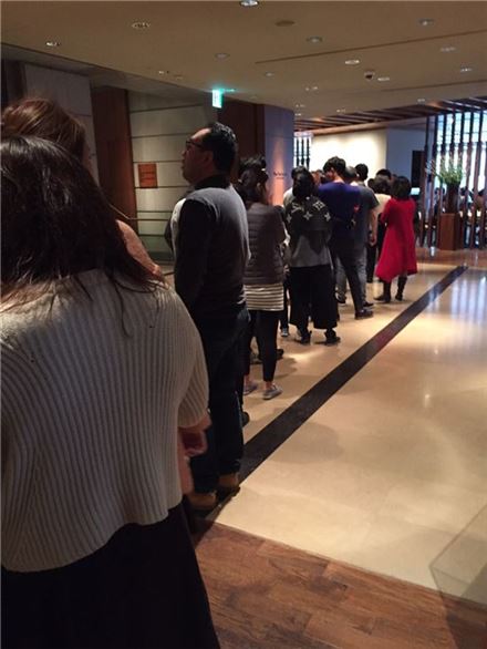 불황에도 연초 호텔은 문전성시…조식 먹으러 대기줄까지