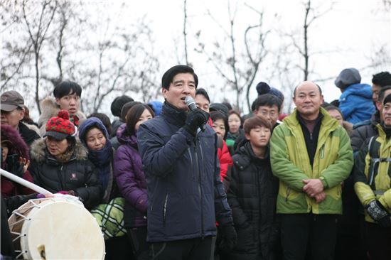 [포토]강동구, 일자산서 신년 해맞이 행사 가져  