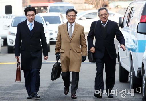[포토]헌재로 향하는 박근혜 대통령 변호인단 