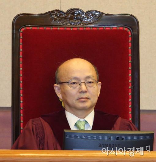 [포토]박근혜 탄핵심판 참석한 안창호 헌법재판관 