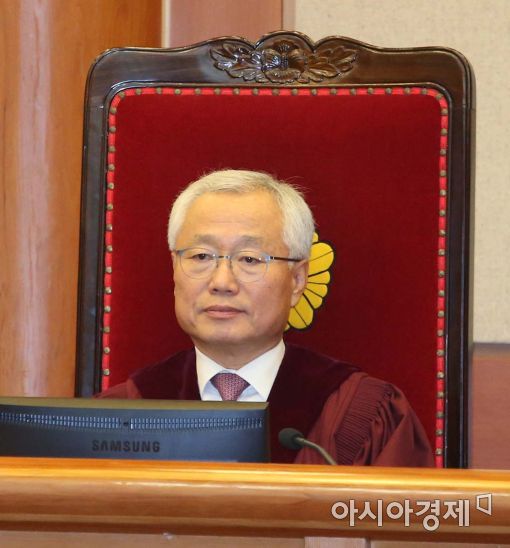 [포토]박근혜 탄핵심판 참석한 김창종 헌법재판관 