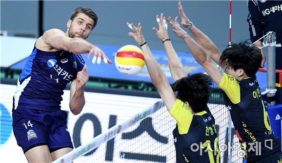 [포토]파다르, '블로킹을 무력화시킨 스파이크'