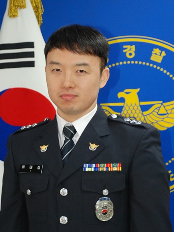 LG, 혼신의 구조활동 벌인 해군장교·경찰관에게 '의인상' 