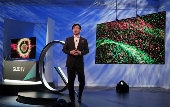 삼성 QLED TV 미국 가격 5999달러, 업계 술렁 왜?