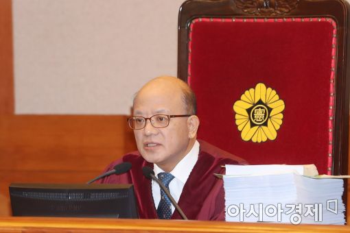 [포토]탄핵 심판 앞둔 박한철 헌법재판소장