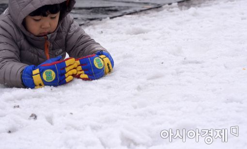 [오늘 날씨] 8일 전국 흐리고 비 또는 눈 예보