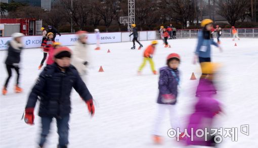 [포토]빠르게 달리는 스케이트