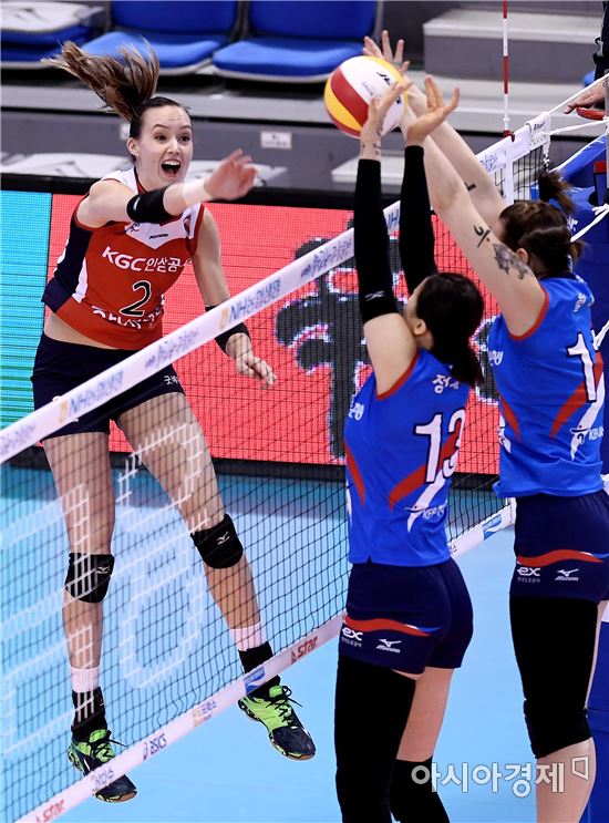 [포토]알레나, '블로킹을 뚫어라'