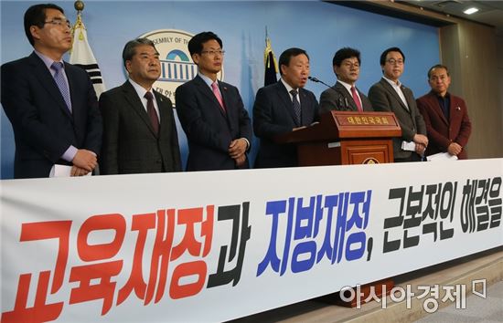 수도권 교육감, 지자체장 등 18개단체 누리과정 예산 공동기자회견