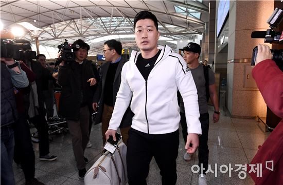 [포토]플로리다로 출국하는 오승환