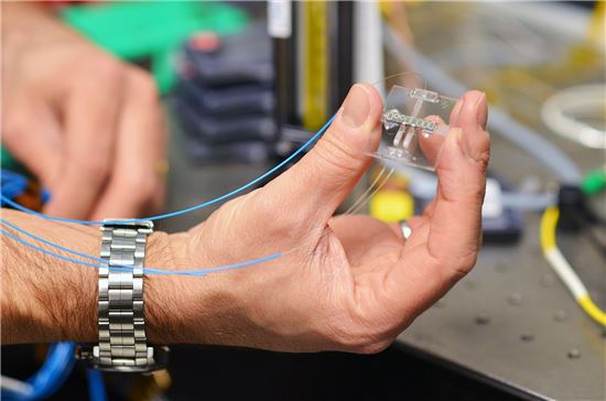 AI, 당신의 우울증도 알아챈다… IBM, 5년 내 삶 변화시킬 5가지 기술 선정